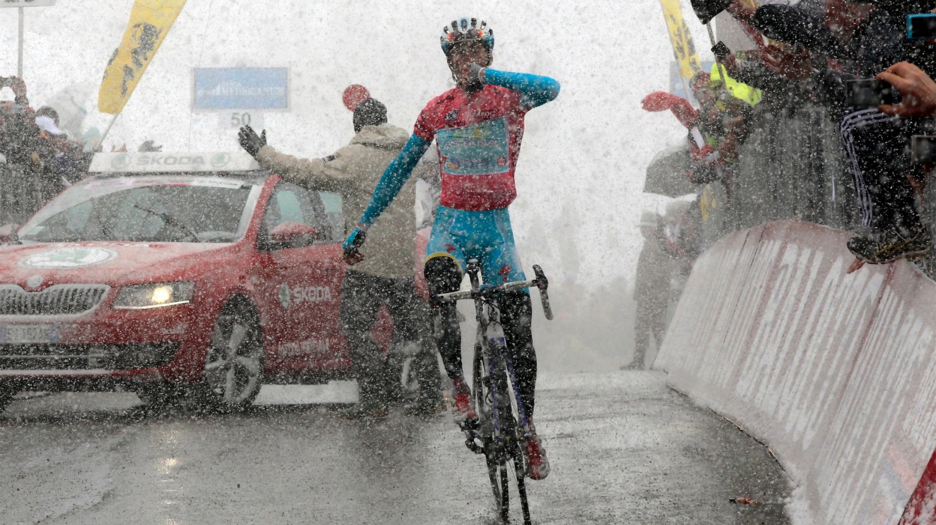 Nibali comanda il Giglio d’Oro